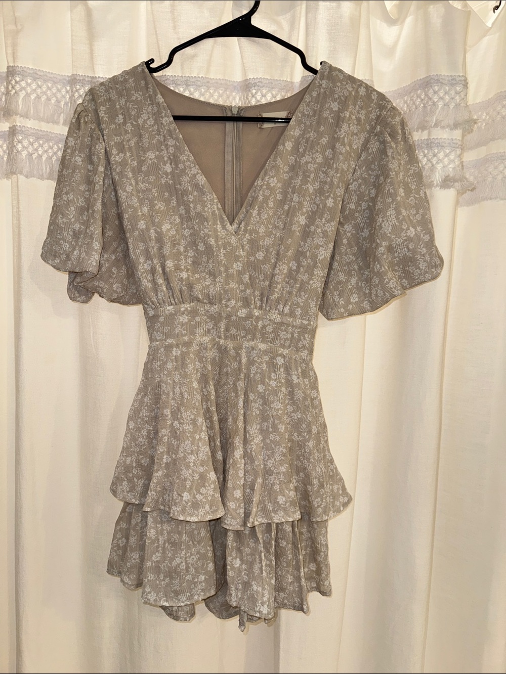 Altar’d State Floral Tiered V-Neck Romper in Light Taupe